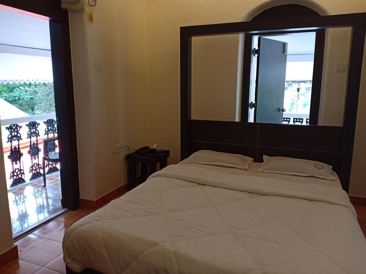 Oyo 11395 Hotel Ritz Heritage Lonavala Buitenkant foto