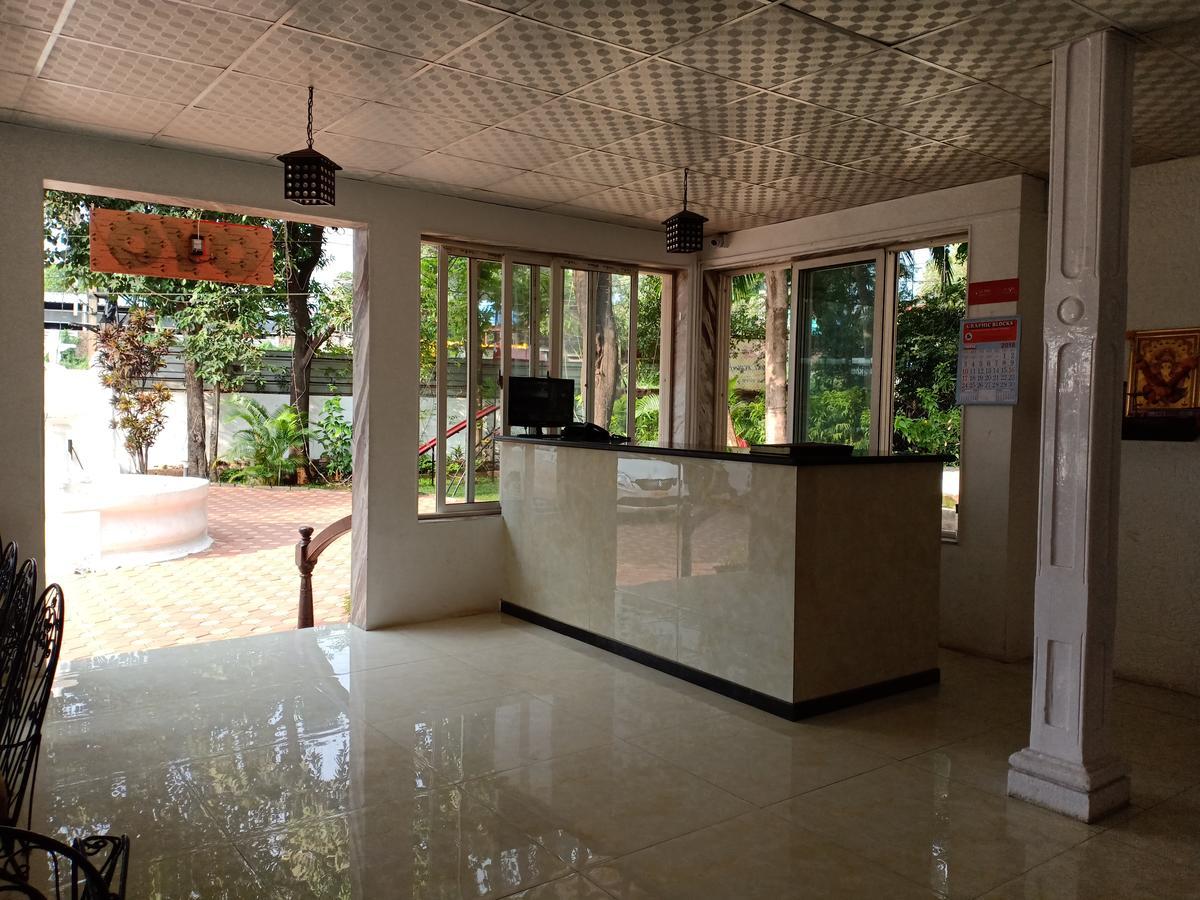 Oyo 11395 Hotel Ritz Heritage Lonavala Buitenkant foto