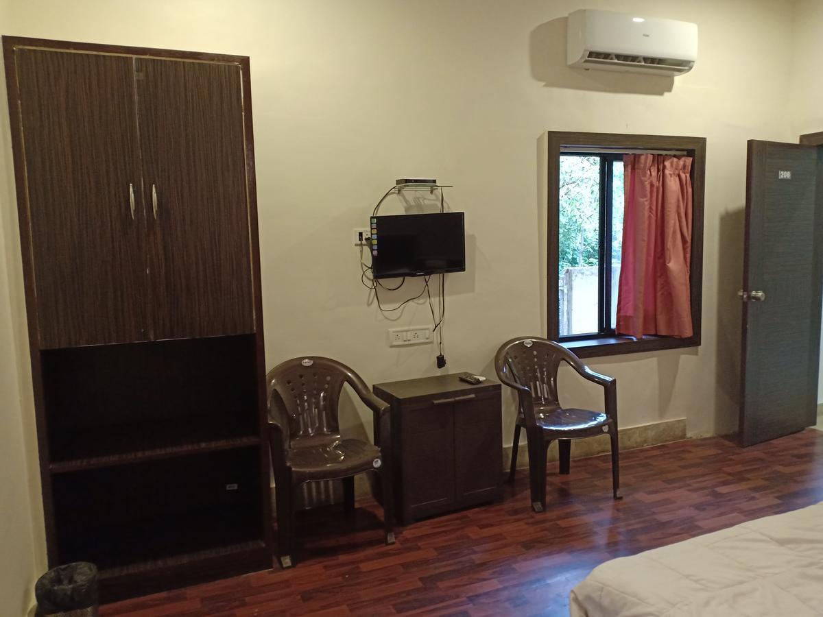 Oyo 11395 Hotel Ritz Heritage Lonavala Buitenkant foto