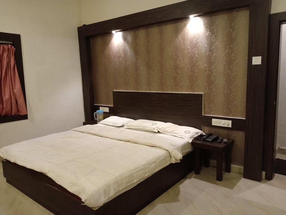 Oyo 11395 Hotel Ritz Heritage Lonavala Buitenkant foto