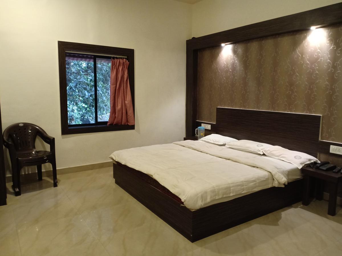 Oyo 11395 Hotel Ritz Heritage Lonavala Buitenkant foto