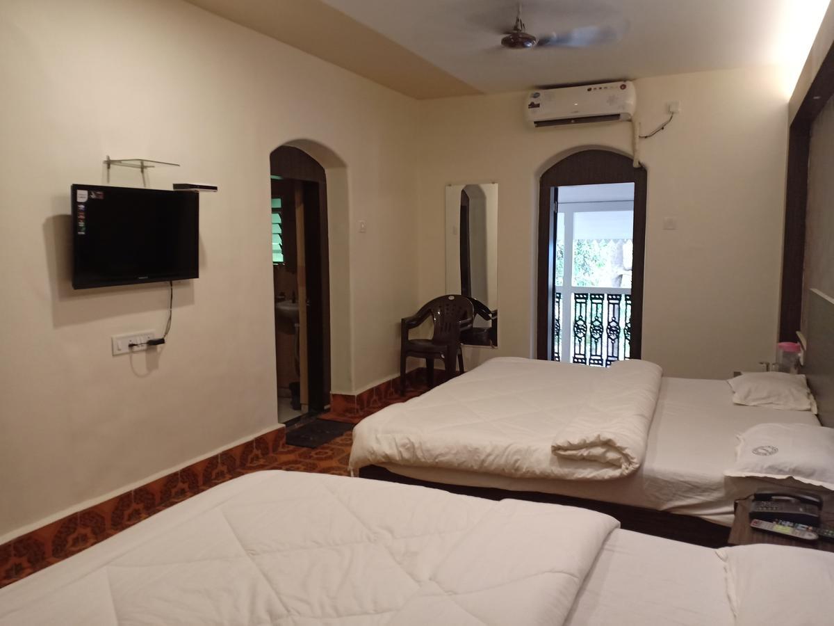 Oyo 11395 Hotel Ritz Heritage Lonavala Buitenkant foto