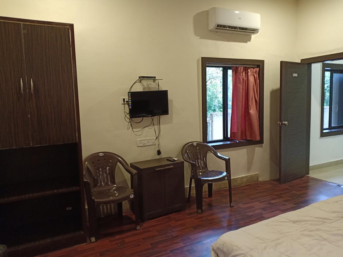 Oyo 11395 Hotel Ritz Heritage Lonavala Buitenkant foto